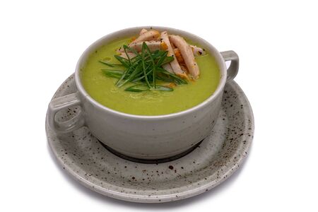 Овощной крем-суп с курицей