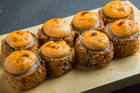 Авторский ролл с тунцом Магуро