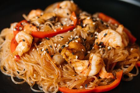 Wok с морепродуктами