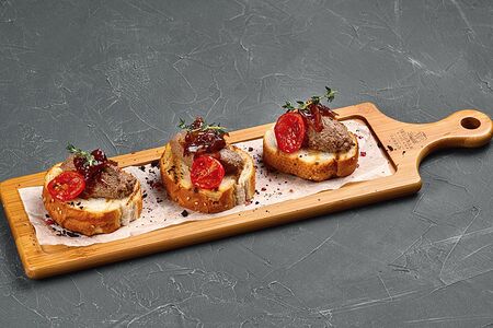 Куриный паштет на багете