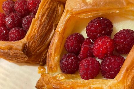 Слойка с ягодами