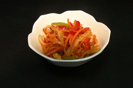 Салат с кальмаром по-восточному