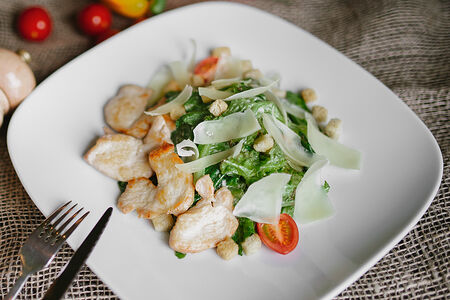 Цезарь с курицей