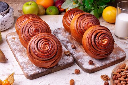 Булочка с корицей