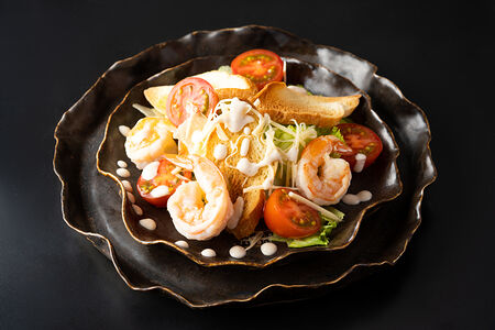 Салат Цезарь с креветкой