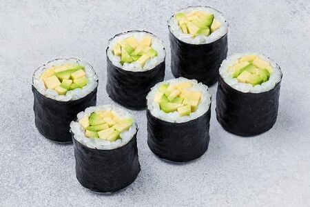 Ролл с авокадо