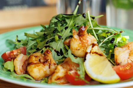 Руккола с креветками