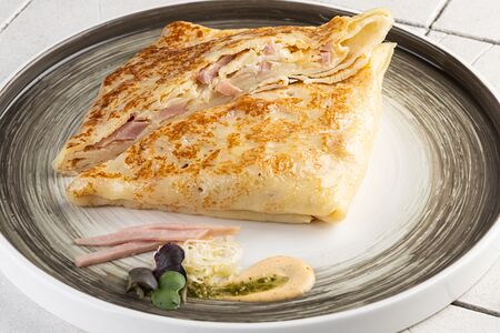 С ветчиной и сыром