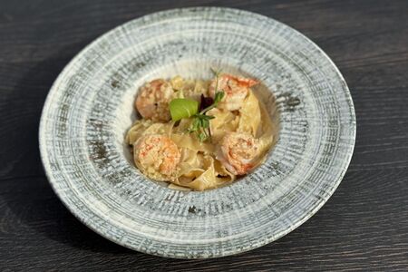 Феттучини с креветками