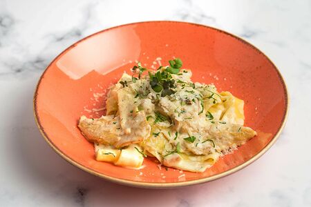 Папарделли с курицей и грибами