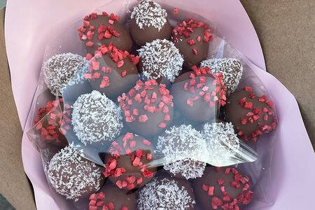 Букет из клубники в шоколаде Грация S (18-19 ягод)