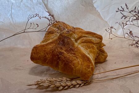 Слойка с адыгейским сыром