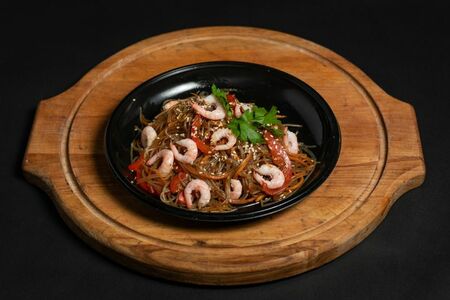 Фунчоза с креветками