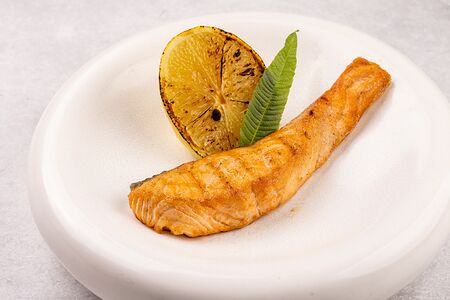 Стейк из лосося