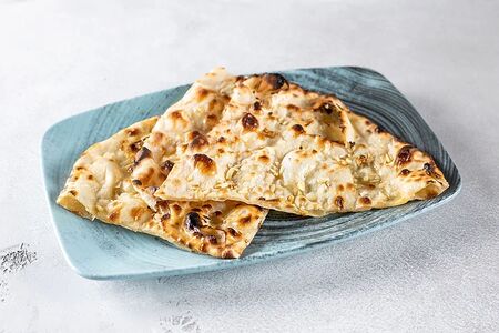 Garlic naan