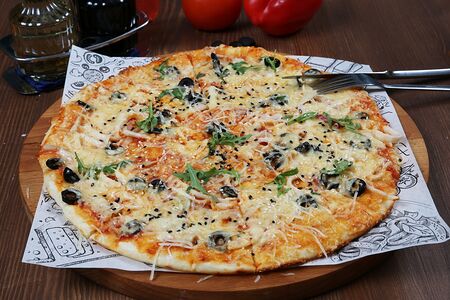 Пицца с кальмарами и пармезаном