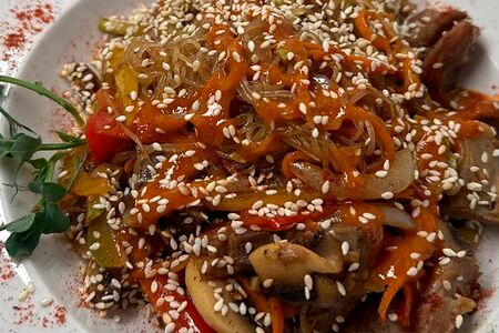 Фунчоза с овощами и бараниной