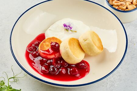 Сырники с вишней