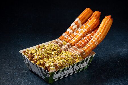 Чуррос с заварным кремом и фисташкой