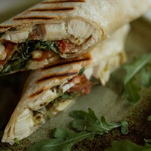 Ролл с курицей