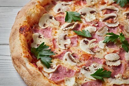 Ветчина и грибы