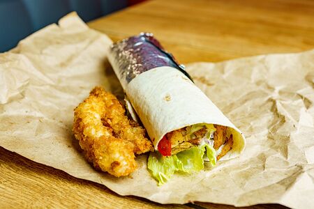 Твистер с сыром и стрипсами