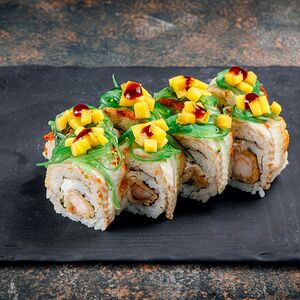 Ролл с угрем и чукой