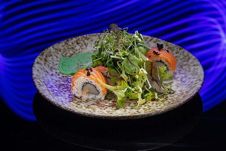 Слат ролл с лососем