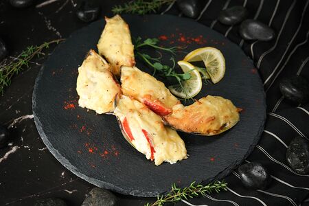 Мидии под сыром