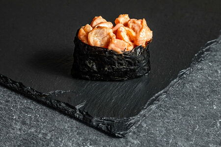 Гункан с креветкой