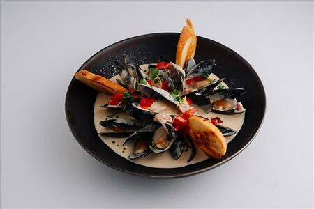 Мидии в соусе блю-чиз