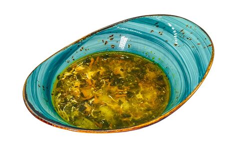 Куриный суп со шпинатом и яйцом