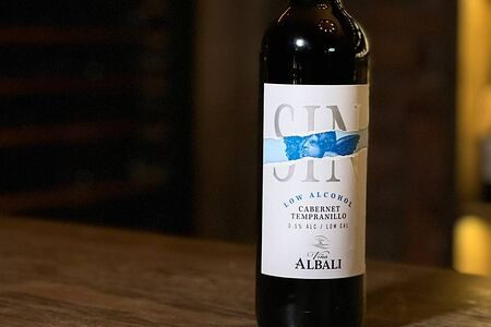 Безалкогольное вино Vina Albali Cabernet-Tempranillo Low Alcohol