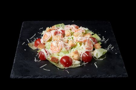 Салат Цезарь с креветками