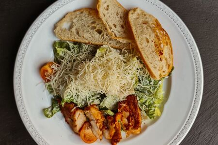 Цезарь с курицей