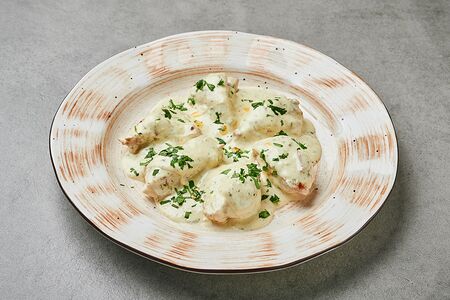Чкмерули из курицы в сливочном сметанно-чесночном соусе