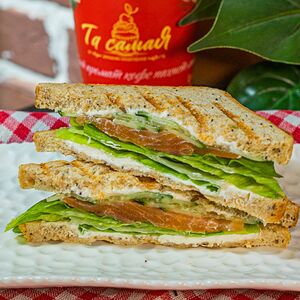 С лососем, сливочным сыром и овощами