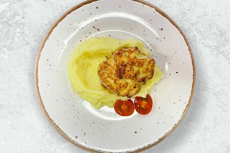 Куриная котлетка с картофельным пюре