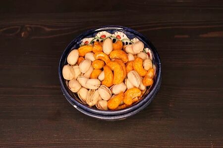 Кешью в специях и фисташки