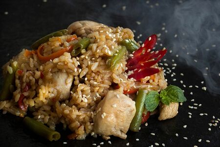 Рис с курочкой по-чилийски