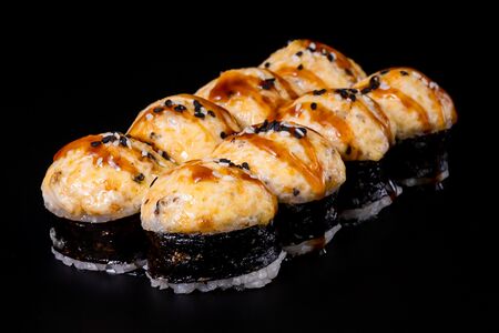 Запеченный ролл с мидиями