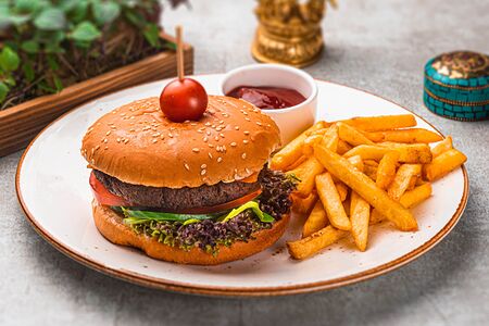 Бургер с соевой котлетой