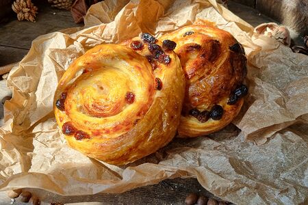 Слойка улитка с изюмом