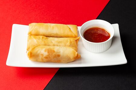 Жареные спринг-роллы с курицей и креветками