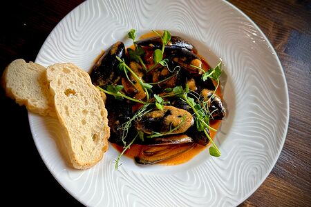 Мидии в соусе том ям