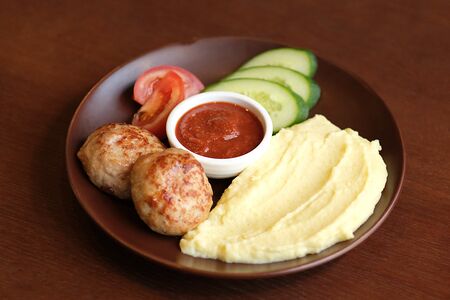 Котлеты куриные с пюре