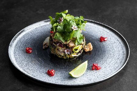 Салат с хрустящей уткой