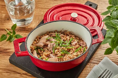 Гречневая каша с уткой и зеленым луком