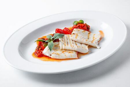 Кальмар командорский с томатным соусом