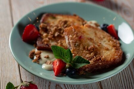 Свиная вырезка в пармезане